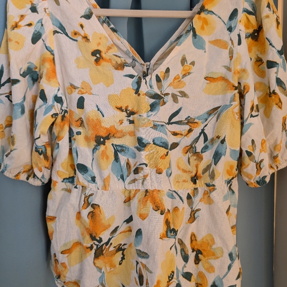 GAP Top - Picture 4 of 5